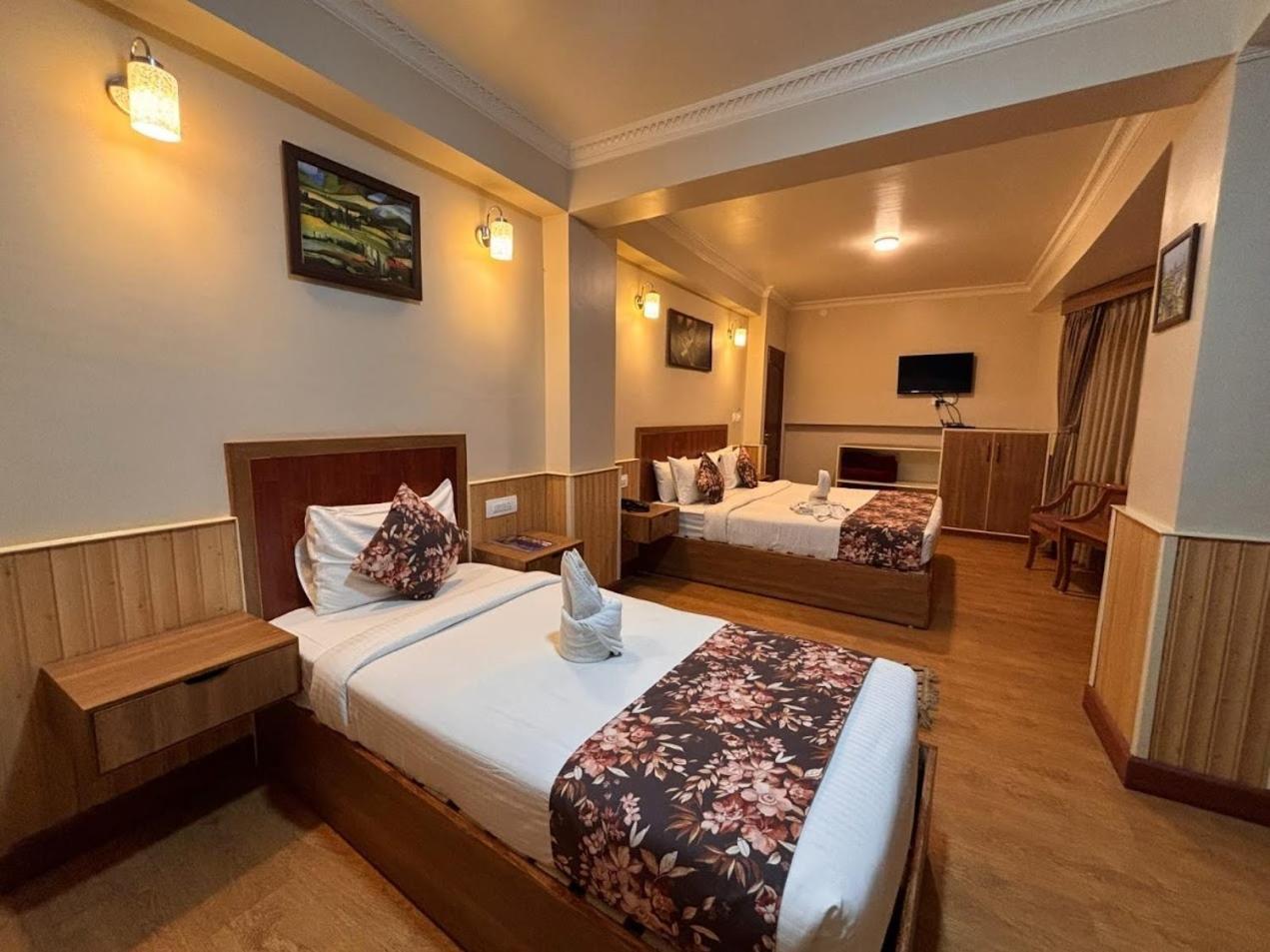 Serenity Taksa Palace Hotel Darjeeling  Exterior photo